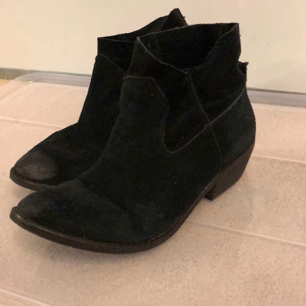 DOLCE VITA suede black slip on booties